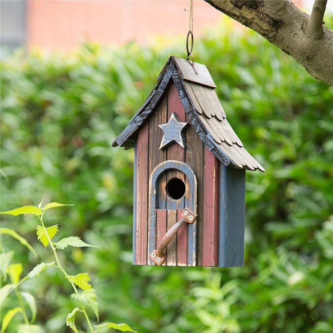 Glitzhome Bluebird House for Outside, Patriotic USA Wooden Hanging Birdhouse Hummingbird House Garden Outdoors Bird House with Door Handle for Hummingbird,Sparrow,Wren Finch,Cedar - 11.75 Inch Height